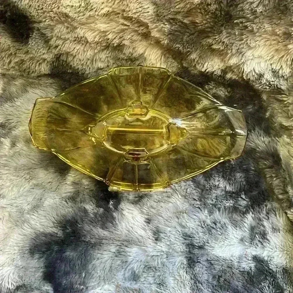 Vintage Art Deco  Amber Pressed Glass Oval Footed Bowl - Picture 2 of 16